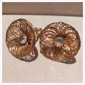 Vintage Sarah Coventry Flowered clip-back earrings